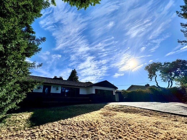 Building Photo - Gorgeous .5 acre lot in Auburn