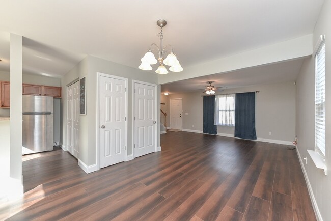 Building Photo - Beautiful 3BR/2.5BA in North Nashville!