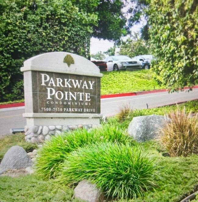 Building Photo - Renovated and Spacious, 1 bed 1 bath condo on 2nd floor! Move In Ready! First Month Free Rent!