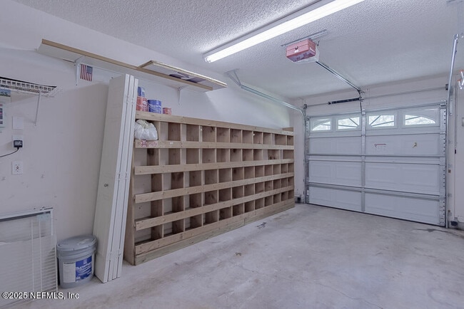 Building Photo - 1819 Ashmore Green Dr