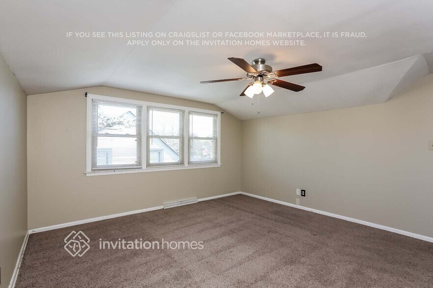 Building Photo - 1040 Geranium Ave E