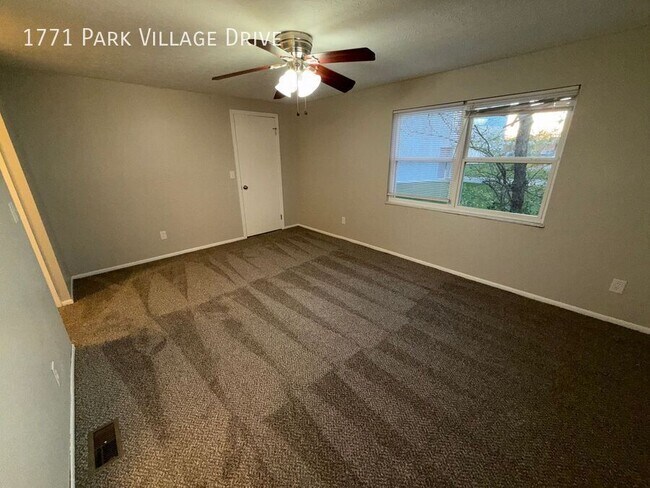 Building Photo - 1771 Park Village Dr