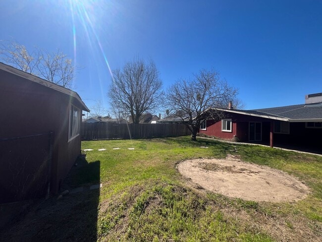 Building Photo - Spacious 4bed 2bath home in Elverta!