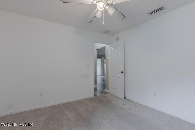 Building Photo - 14004 Crestwick Dr W