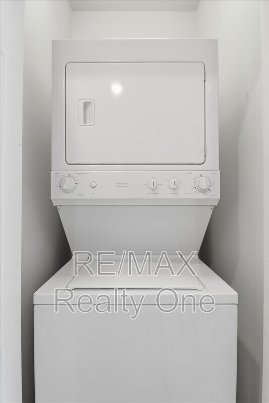 Building Photo - 1705 W Spring Meadow Loop