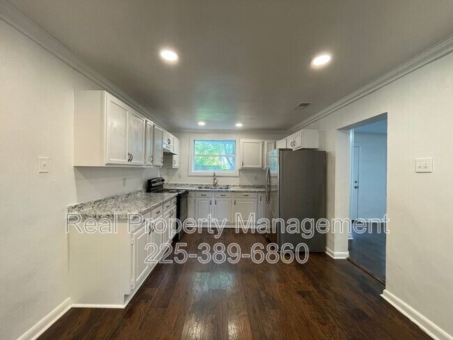 Building Photo - 9642 Lewis St