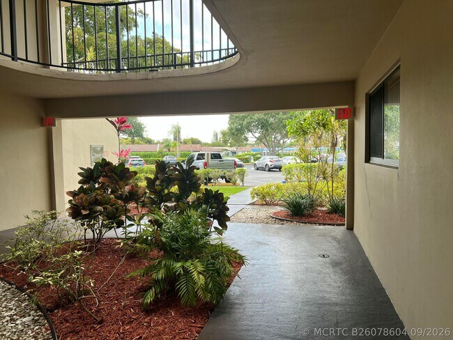 Building Photo - 5220 Las Verdes Cir