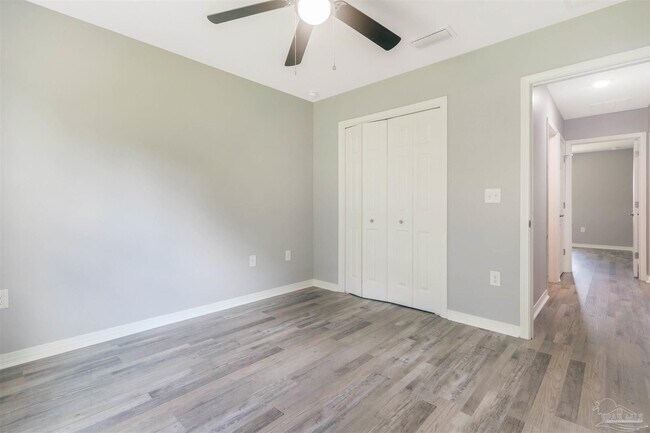 Building Photo - 3328 Broadview Cir