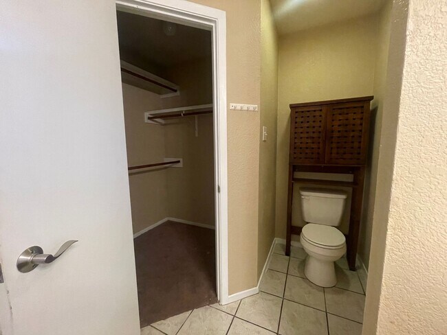 Building Photo - 3834 Purdue Ln