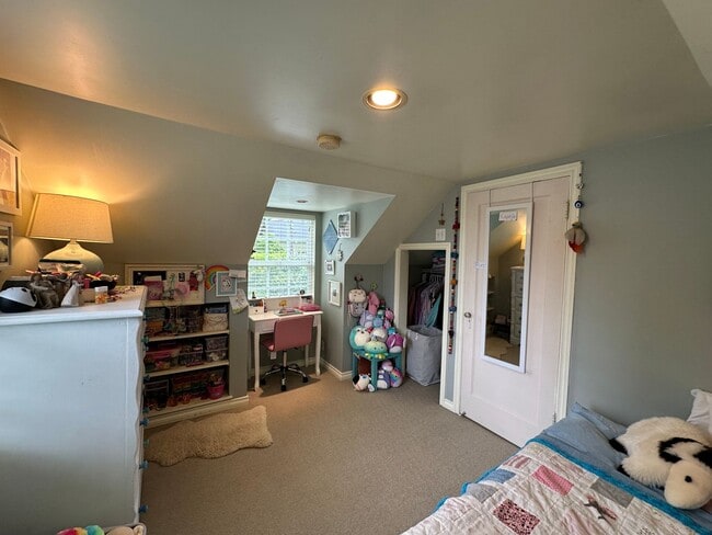 Building Photo - Briercrest ~ North Seattle Home