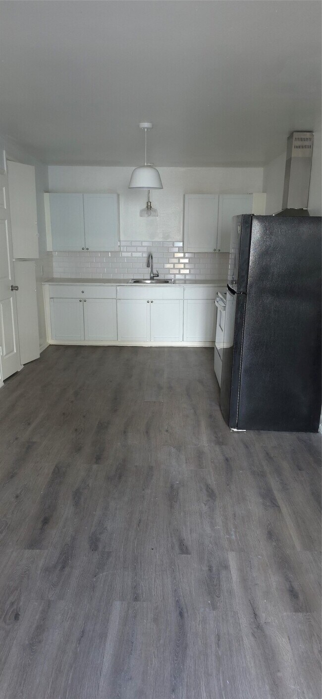 Building Photo - 2811 Iola St