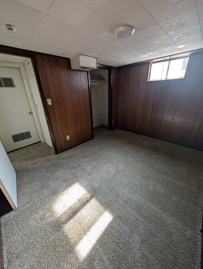 Building Photo - 346 N Main St