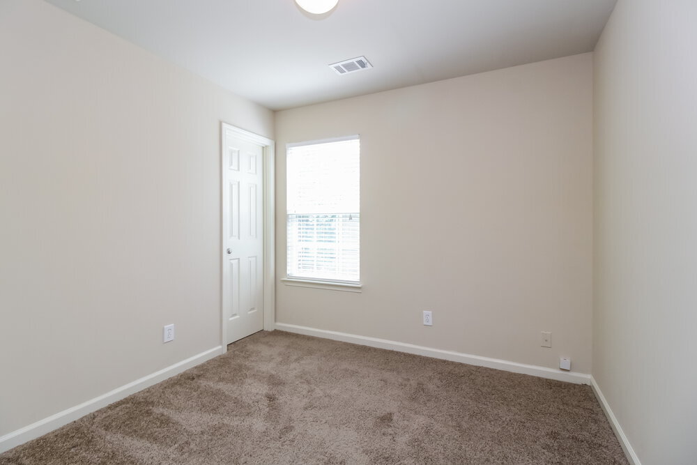 Building Photo - 5013 Amethyst Dr