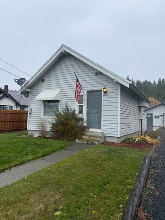 Building Photo - Great downtown location!