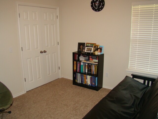 Building Photo - 4 Bedrooms - Moore Schools - Open Plan