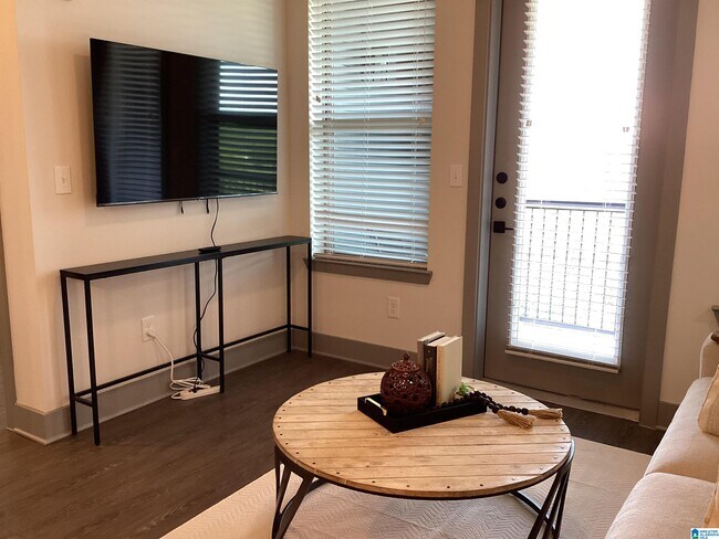 Building Photo - 3560 Grandview Pkwy