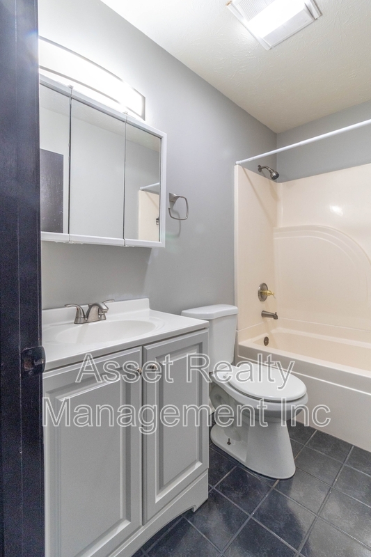 Building Photo - 6601 Bay Cir Dr