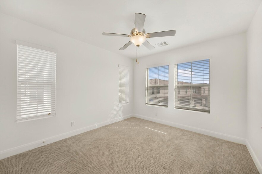 Building Photo - 6009 S Carnelian Pkwy