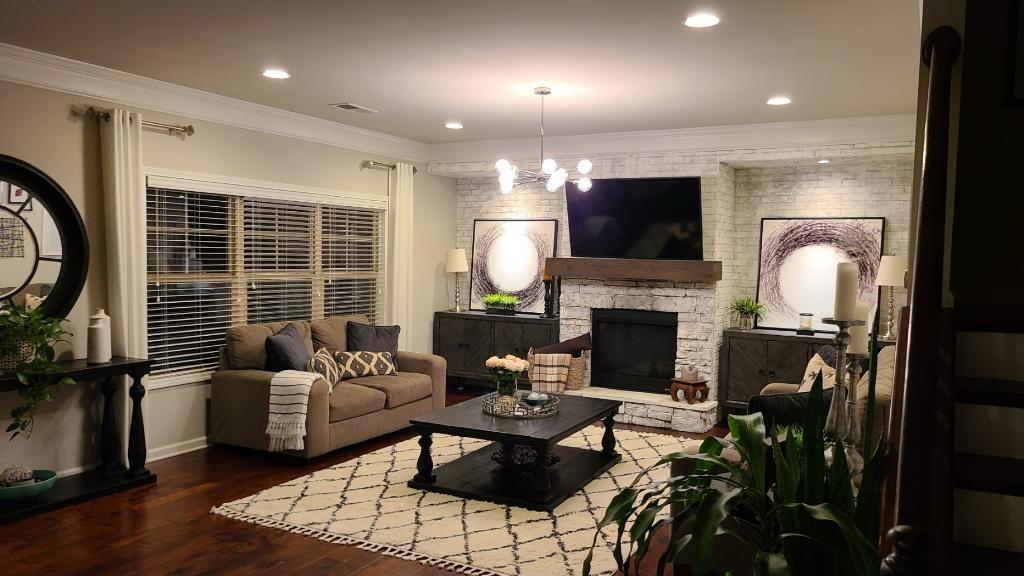 Living room - 4145 Pleasant Woods Dr