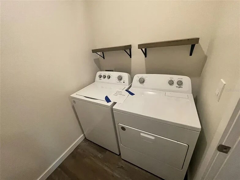 Building Photo - 17205 Barnwood Pl