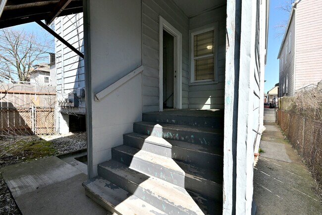 Building Photo - 8602 S Muskegon Ave