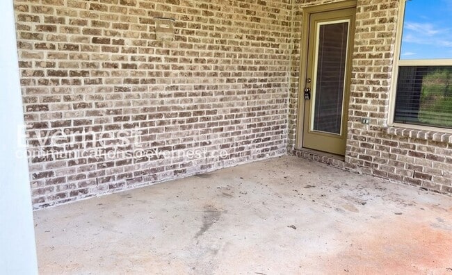 Building Photo - 3-Bed/2-Bath Home/Pet Friendly/Available Now!