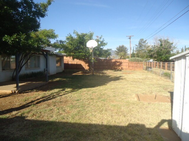 Building Photo - 1301 Cushman Dr
