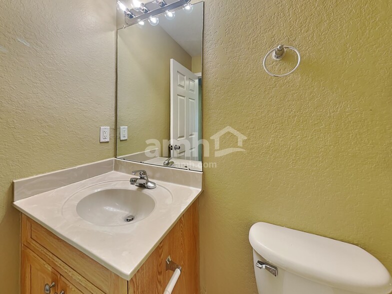 Building Photo - 11525 Hammocks Glade Dr