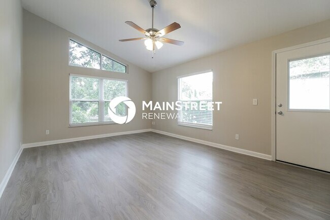 Building Photo - 4 Bedroom Pet-Friendly Home in Ocoee, FL with Main Street Renewal