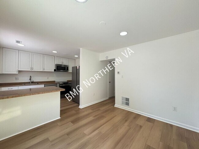 Building Photo - 8763 Bretton Woods Dr