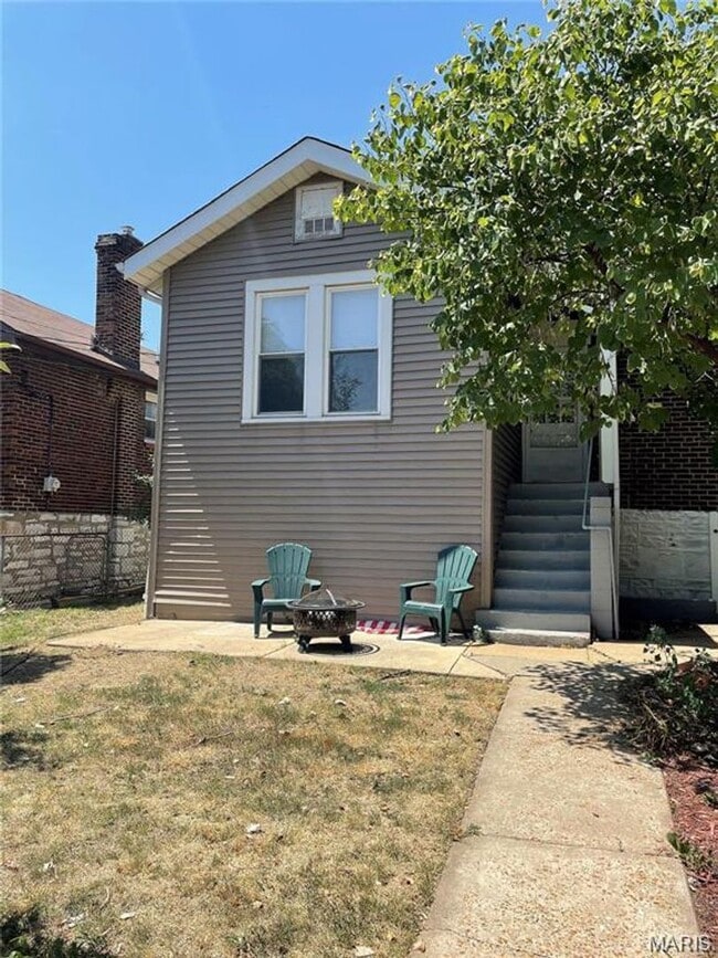 Building Photo - Open floor plan in ideal south city location