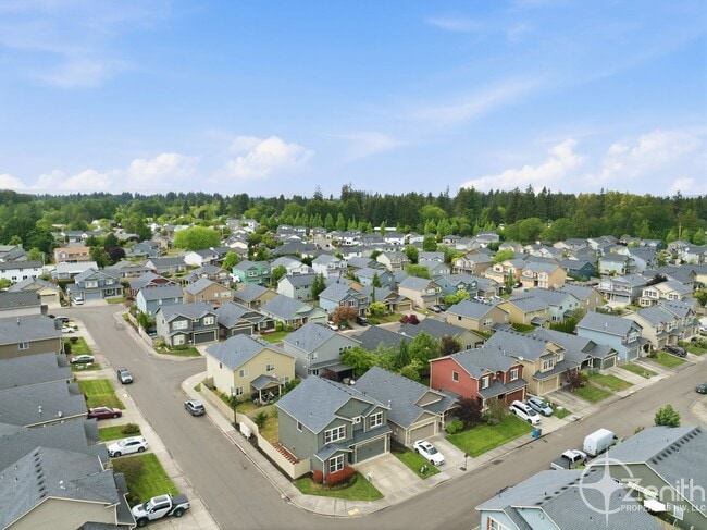 Building Photo - 10406 NE 69th Ave