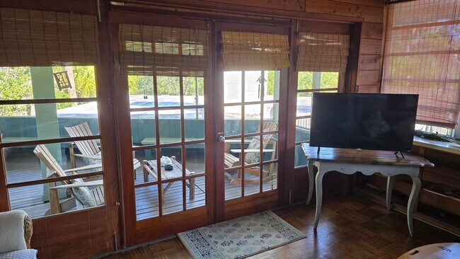Building Photo - 500 Hammock Rd