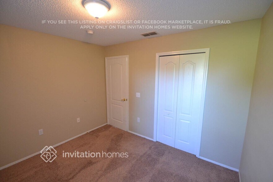 Building Photo - 7988 Oak Run Cir