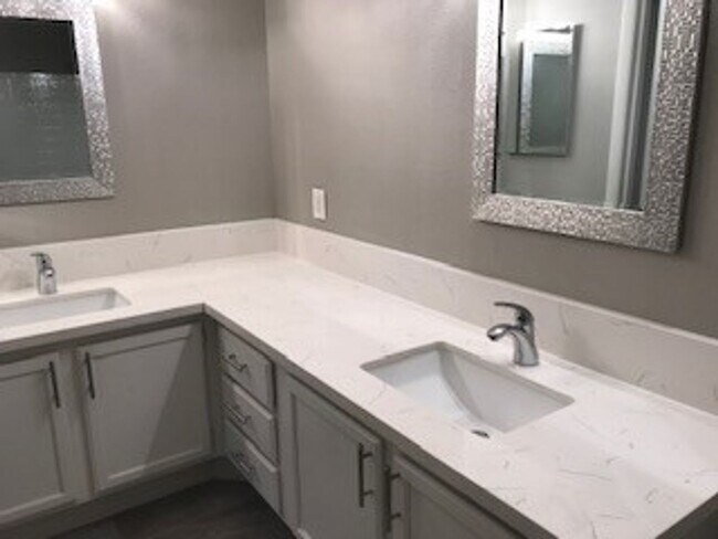 Building Photo - two bedroom two bath condo in Green Valley
