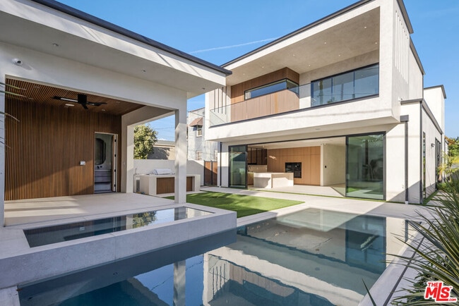 Building Photo - 441 Croft Ave