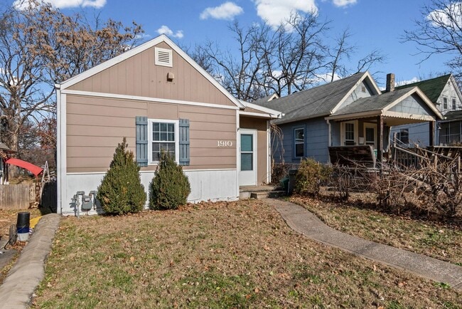 Building Photo - Adorable Home Walking Distance to KU Med & 39th Street