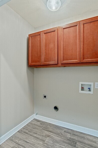 Building Photo - 2222 Shumark Trail