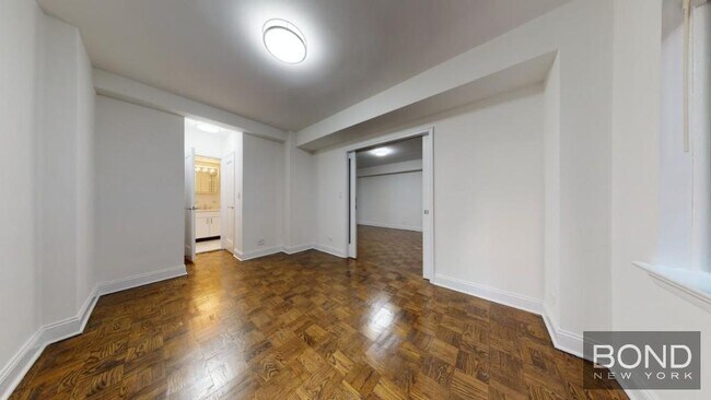 Building Photo - 20 Beekman Pl