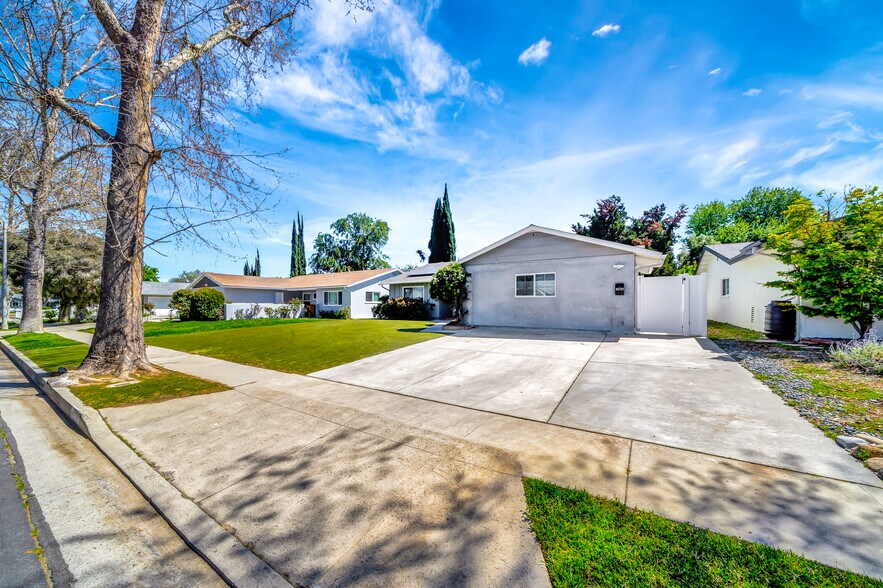 Building Photo - 23720 Archwood St