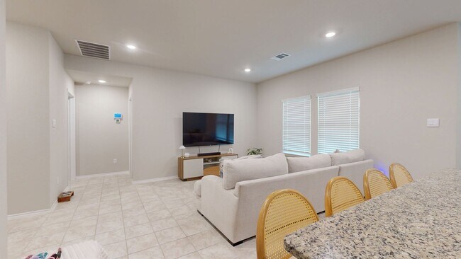 Building Photo - 1212 Rolling Thunder Dr