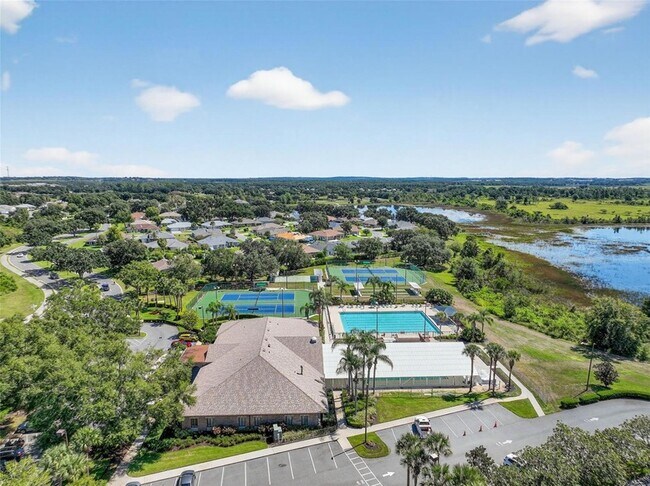 Building Photo - 20846 Queen Alexandra Dr