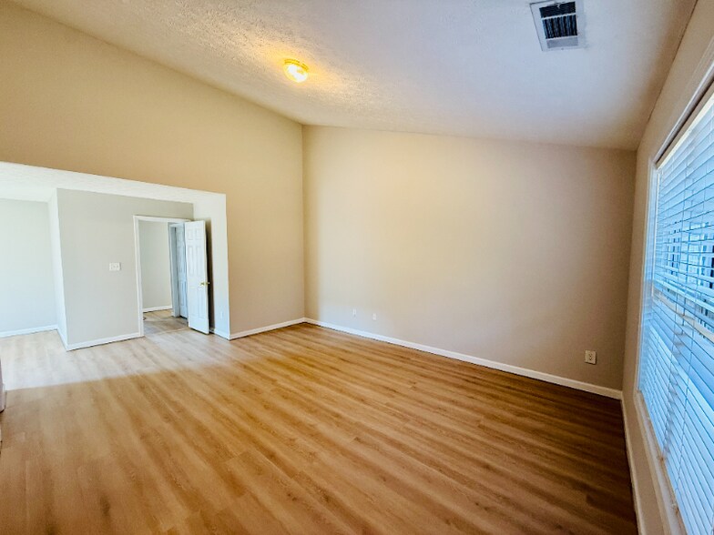 Building Photo - 2510 Cordillo Dr