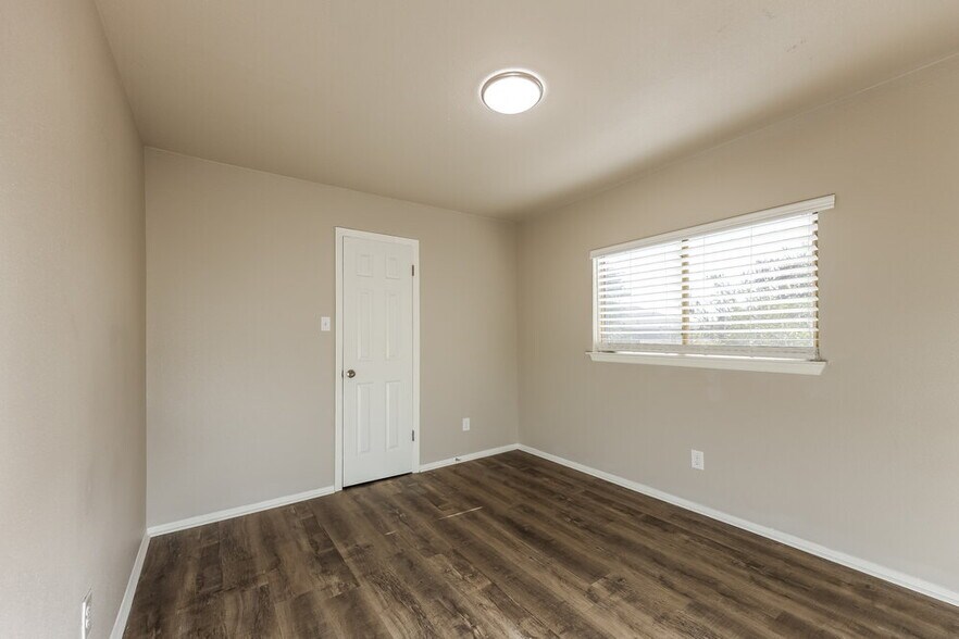 Building Photo - 8003 Coco Meadow Dr