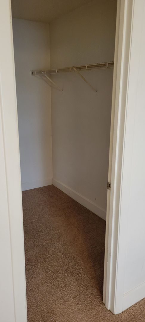 Building Photo - Lexington Place - 1126