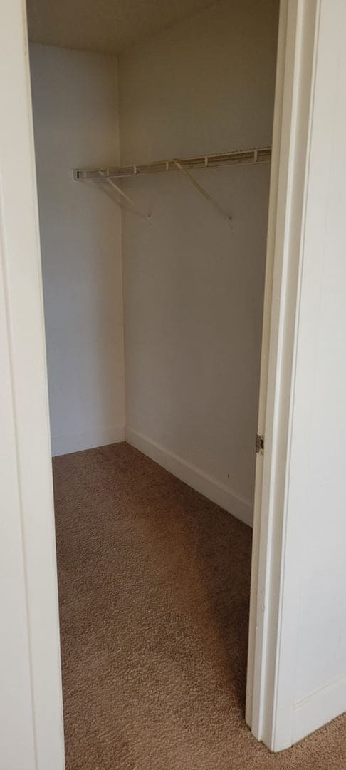 Building Photo - Lexington Place One Bedroom Condo