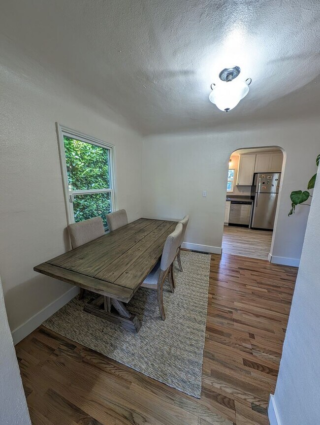 Building Photo - Updated 3 Bedroom Charmer in the Heart of ...