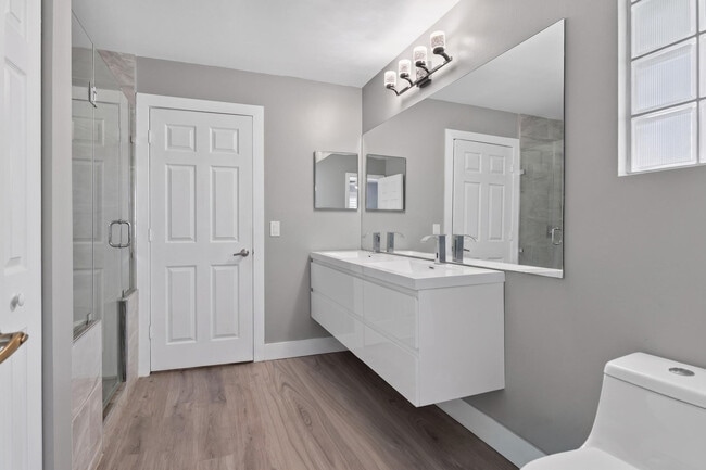 Building Photo - 6544 Adriatic Way