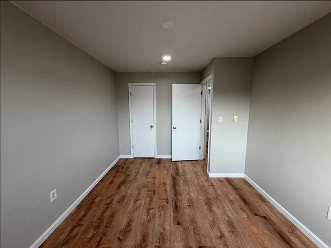 Building Photo - 5660 - 5670 Lancaster St