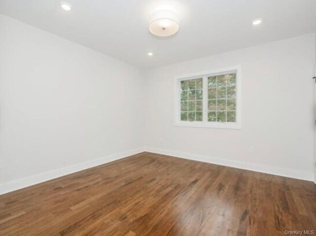 Building Photo - 142 Maple Ave